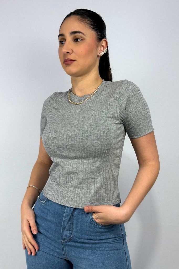 Blusa Feminina com Manga Frufru em Viscose Canelado