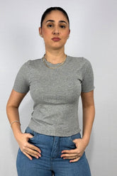 Blusa Feminina com Manga Frufru em Viscose Canelado
