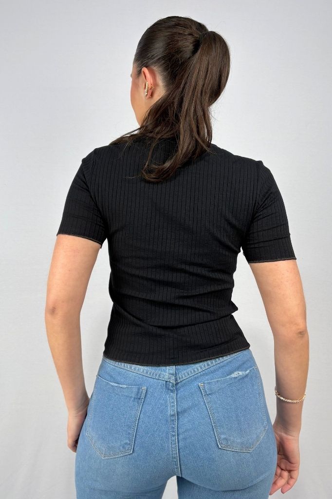 Blusa Feminina com Manga Frufru em Viscose Canelado