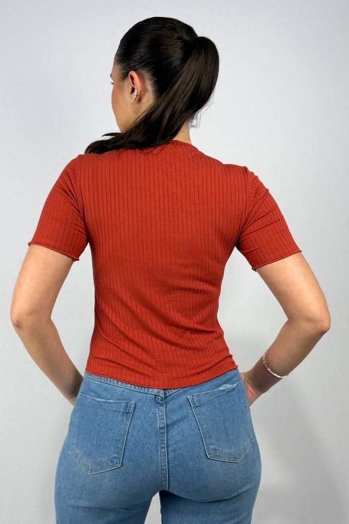 Blusa Feminina com Manga Frufru em Viscose Canelado
