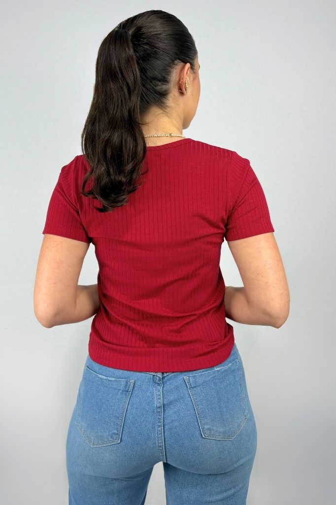 Blusa Feminina com Detalhes de Botões em Viscose Canelado