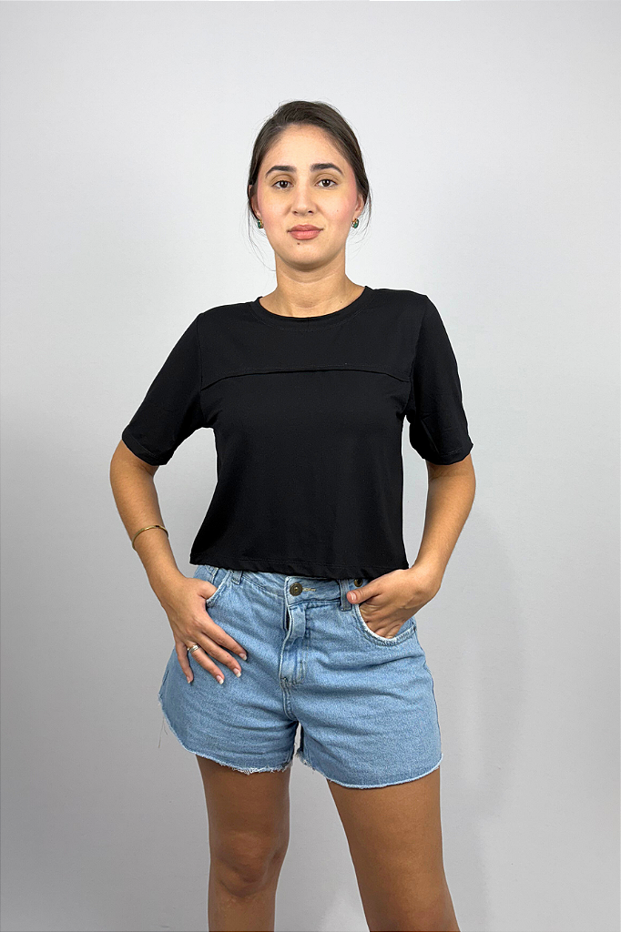 Blusa Cropped com Detalhe Frontal em Viscolycra