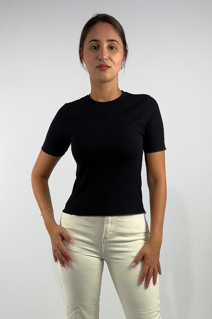 Blusa Feminina com Manga Frufru em Viscose Canelado