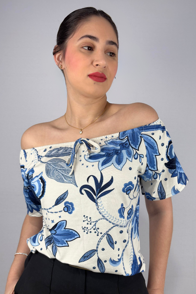 Blusa Feminina Ciganinha com Detalhe Frontal em Viscolycra e Estampa Digital