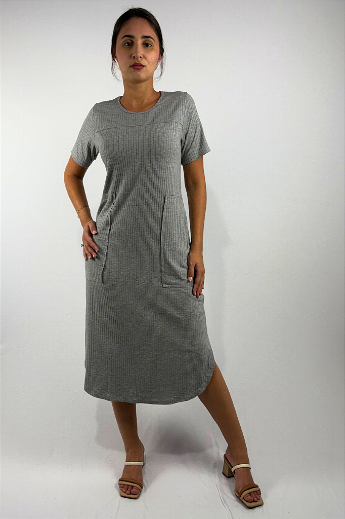 Vestido Midi com Bolsos e Fenda Lateral em Viscose Canelado