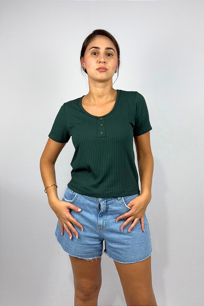 Blusa Feminina com Detalhes de Botões em Viscose Canelado