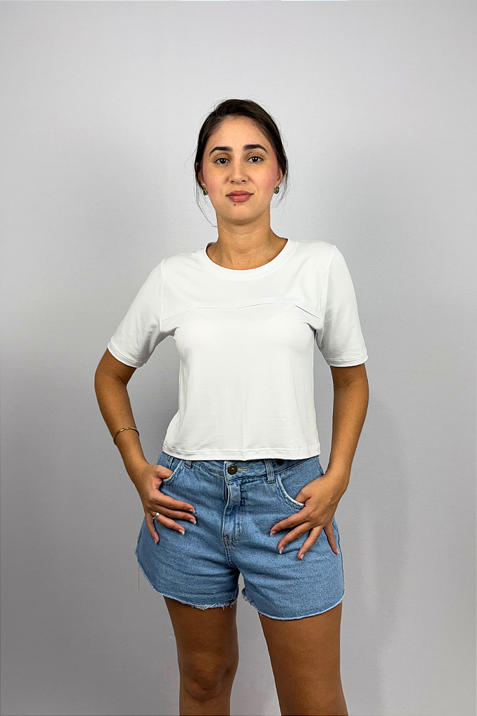 Blusa Cropped com Detalhe Frontal em Viscolycra