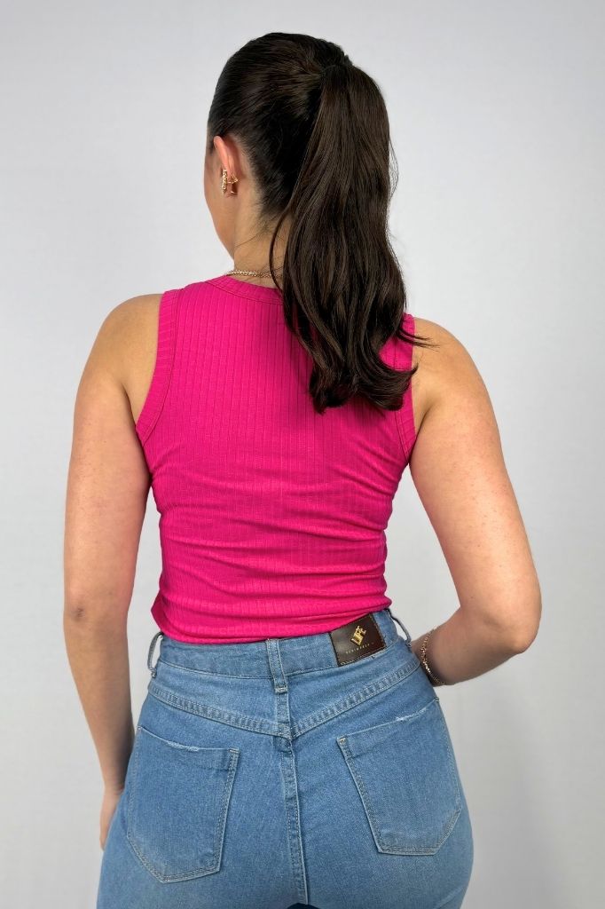 Regata Feminina Gola Redonda em Viscose Canelado