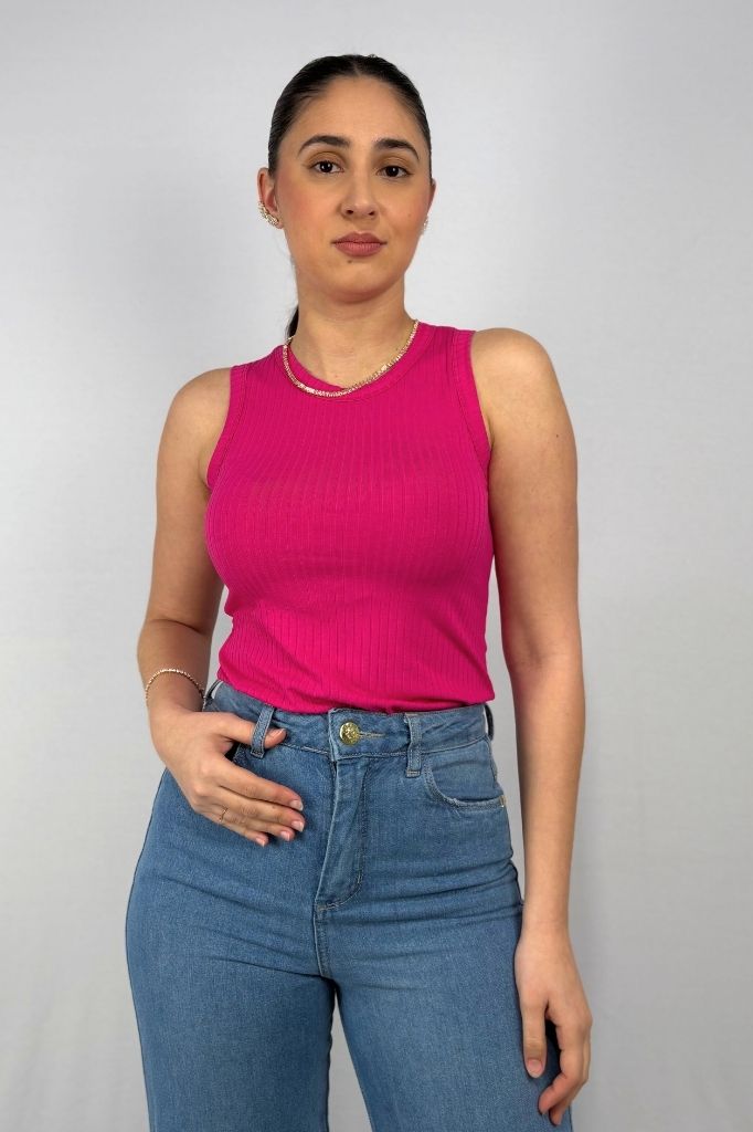 Regata Feminina Gola Redonda em Viscose Canelado