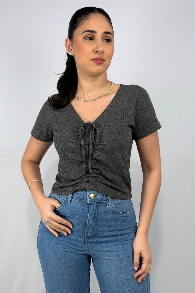Blusa Feminina com Detalhe de Amarração Frontal em Viscose Canelado