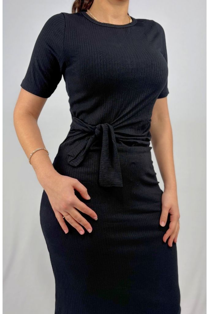 Vestido Midi com Detalhe de Amarração Frontal em Viscose Canelado