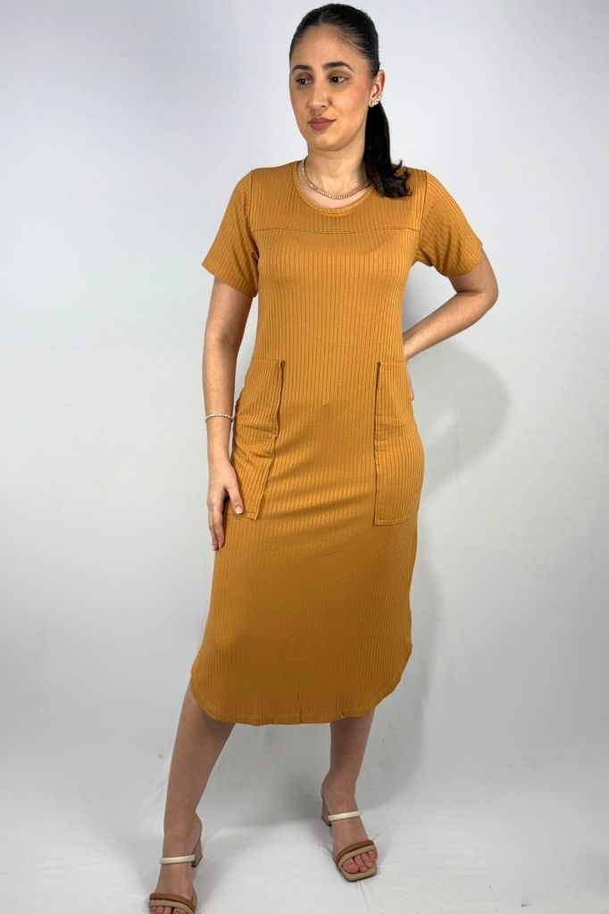 Vestido Midi com Bolsos e Fenda Lateral em Viscose Canelado