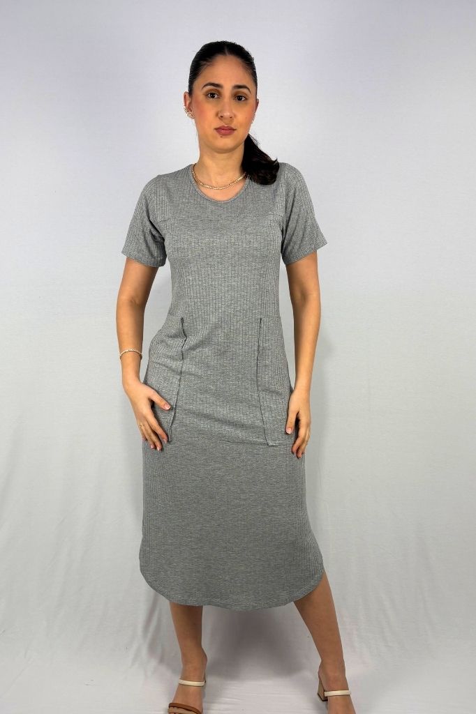 Vestido Midi com Bolsos e Fenda Lateral em Viscose Canelado
