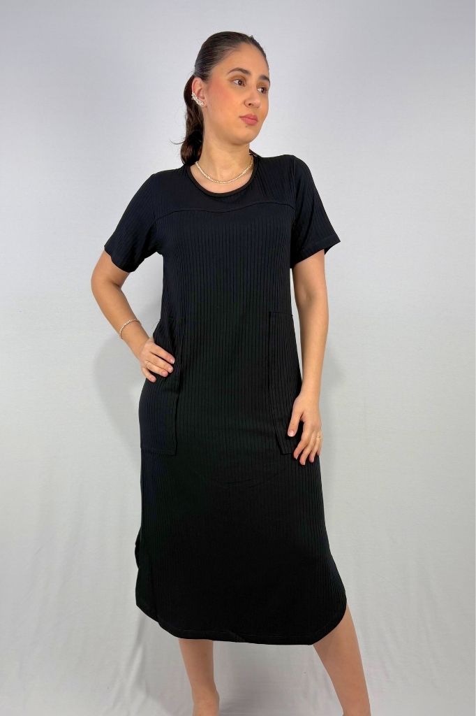 Vestido Midi com Bolsos e Fenda Lateral em Viscose Canelado
