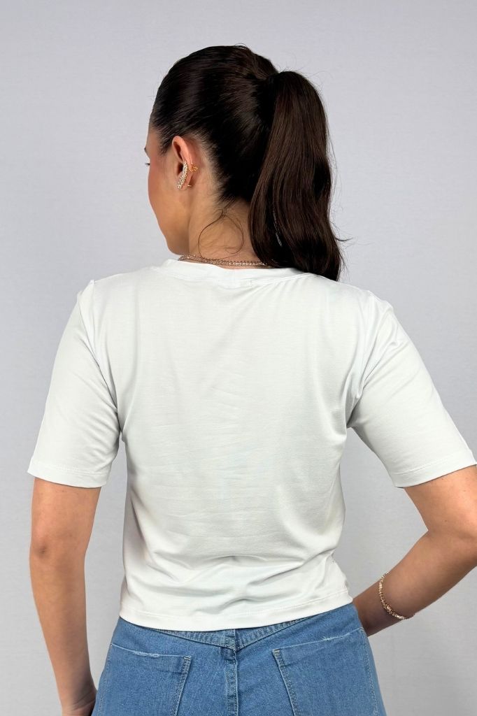 Blusa Cropped com Detalhe Frontal em Viscolycra