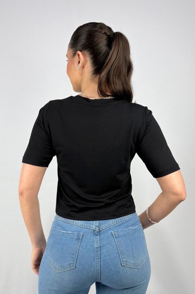Blusa Cropped com Detalhe Frontal em Viscolycra