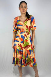 Vestido Estampado com Detalhe em Botões em Viscolycra e Estampa Digital