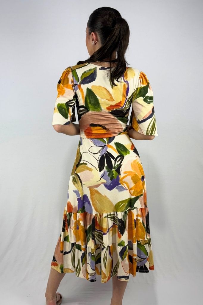 Vestido Estampado com Detalhe em Botões em Viscolycra e Estampa Digital