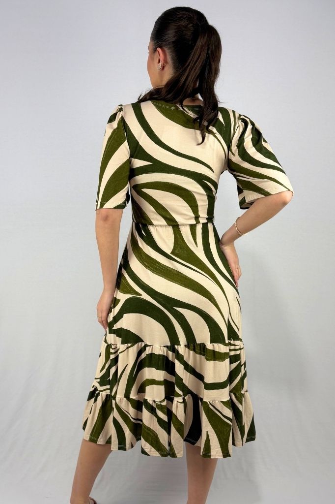 Vestido Estampado com Detalhe em Botões em Viscolycra e Estampa Digital