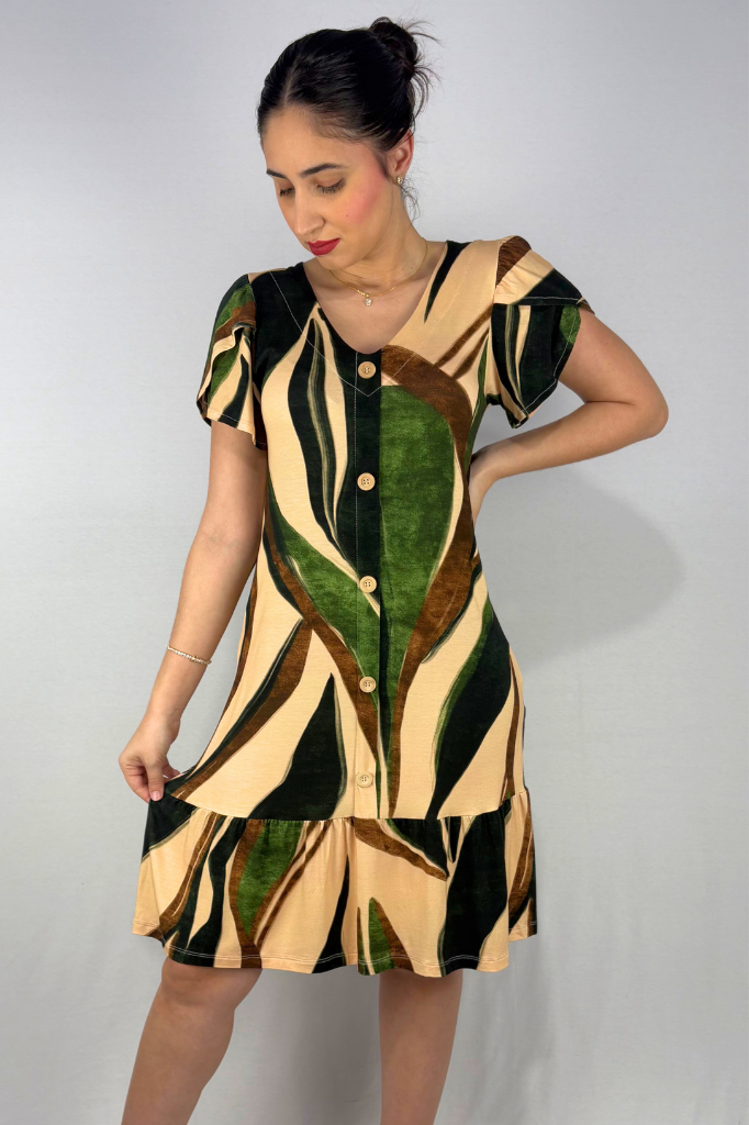 Vestido Curto com Babado e Detalhe Frontal com Botões em Viscolycra e Estampa Digital