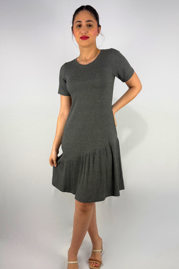 Vestido Curto com Babado em Viscose Canelado
