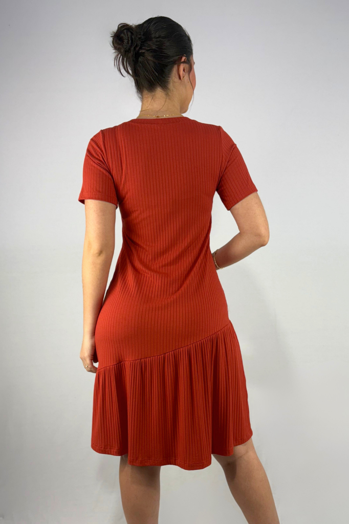Vestido Curto com Babado em Viscose Canelado