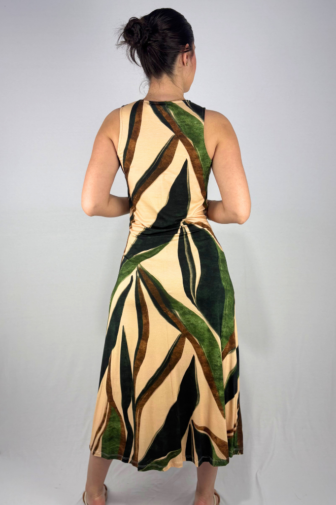 Vestido Longo Estampado com Detalhe de Amarração Frontal em Viscolycra e Estampa Digital