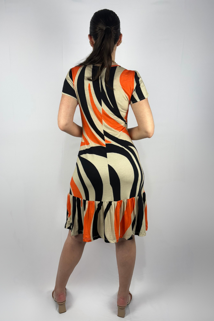 Vestido Curto com Gola V e Manga Tulipa e Babado na Barra em Viscolycra e Estampa Digital