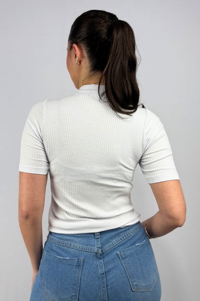 Blusa Feminina Manga Curta e Gola Alta em Viscose Canelado