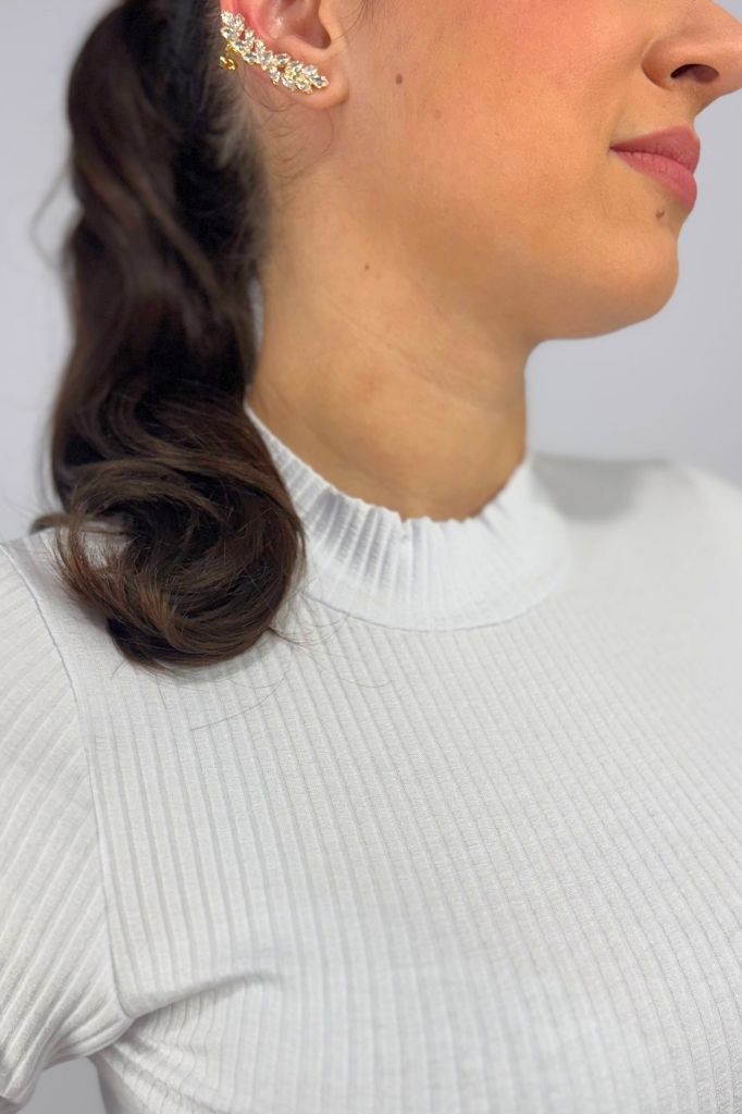 Blusa Feminina Manga Curta e Gola Alta em Viscose Canelado