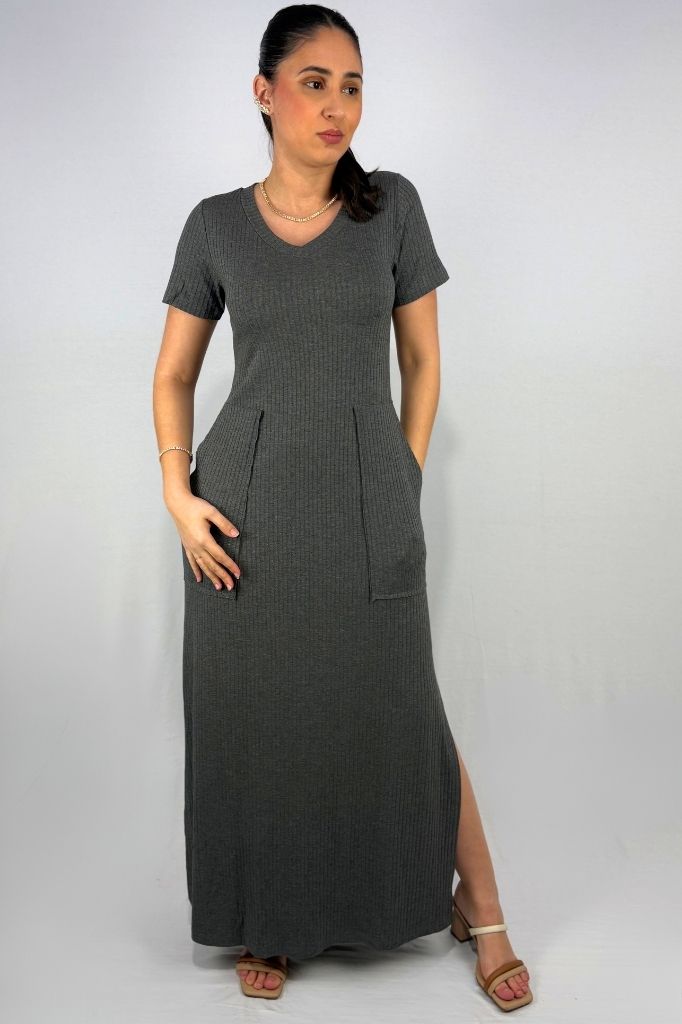 Vestido Longo com Bolso e Fenda Lateral em Viscose Canelado