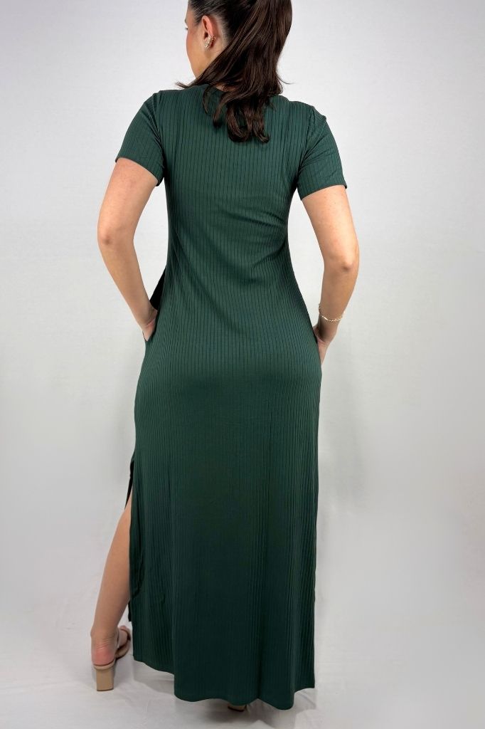 Vestido Longo com Bolso e Fenda Lateral em Viscose Canelado