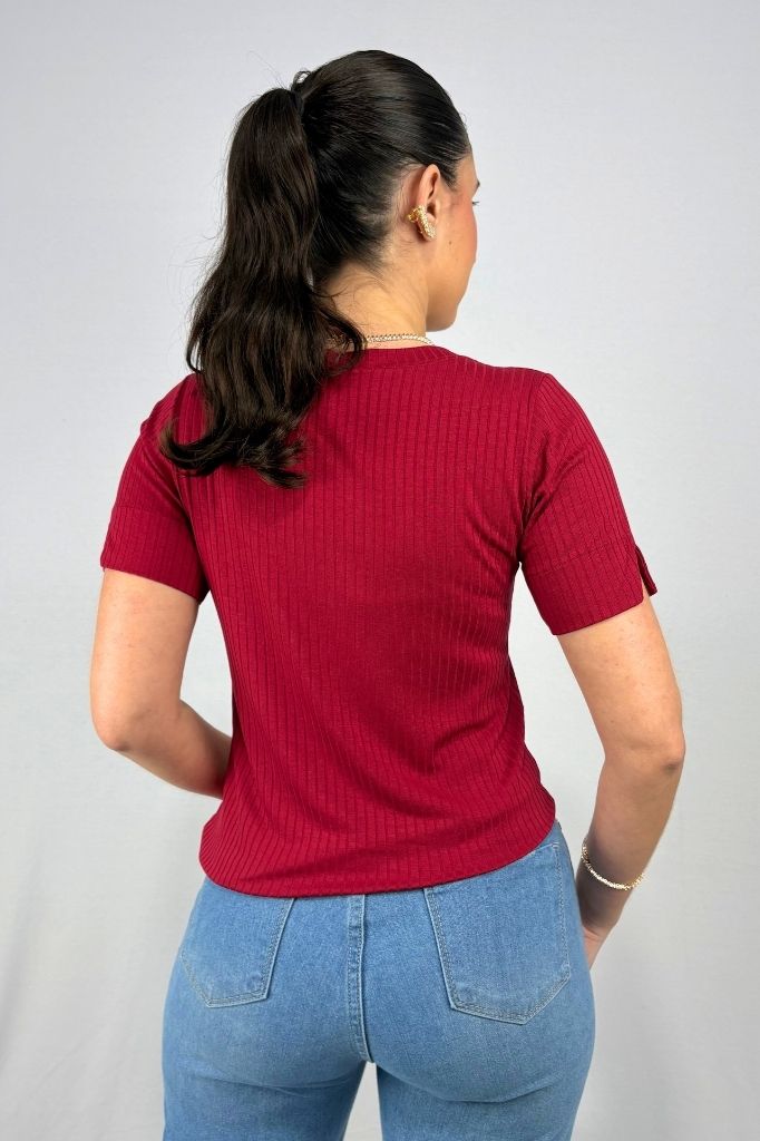 Blusa Feminina com Detalhe na Manga em Viscose Canelado