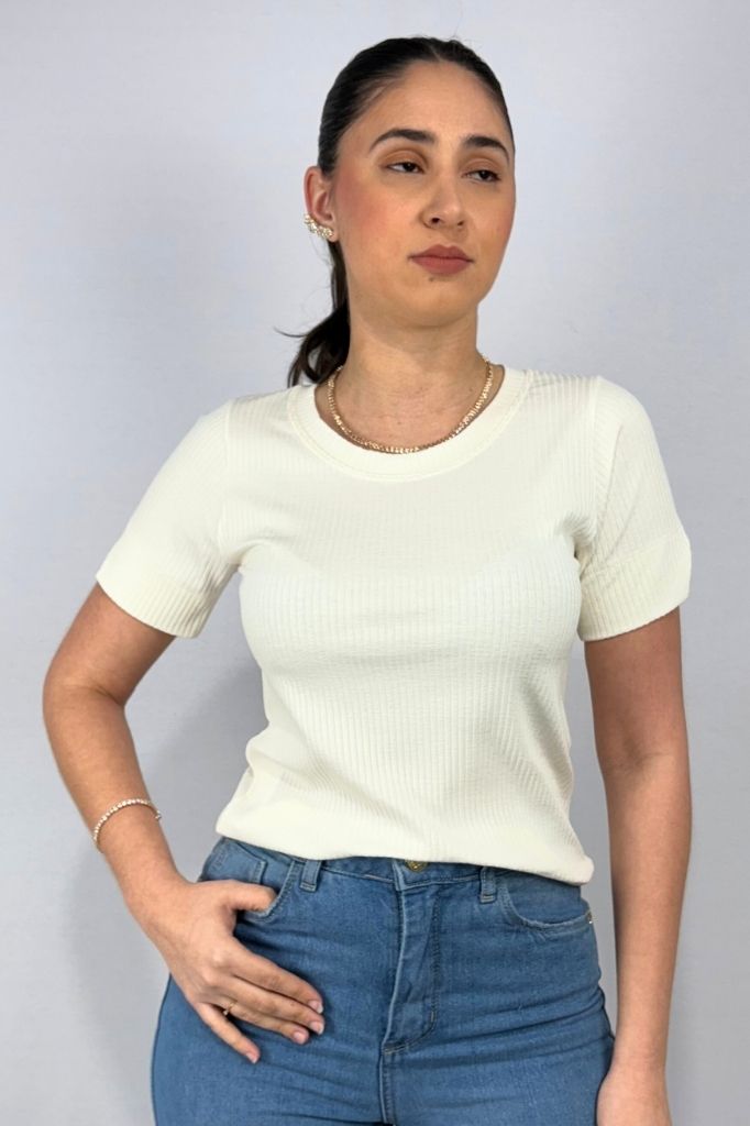 Blusa Feminina com Detalhe na Manga em Viscose Canelado
