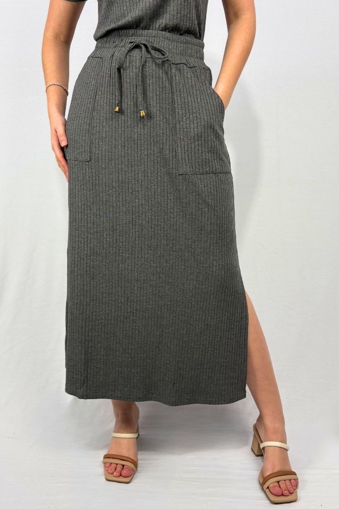 Saia Midi com Bolso e Fenda Lateral em Viscose Canelado