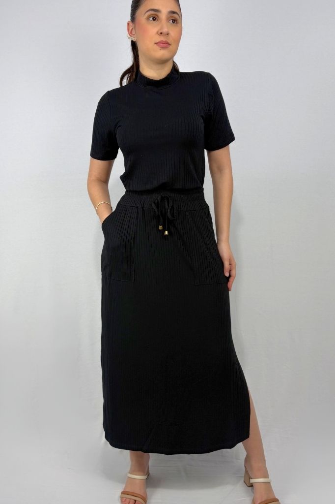 Saia Midi com Bolso e Fenda Lateral em Viscose Canelado