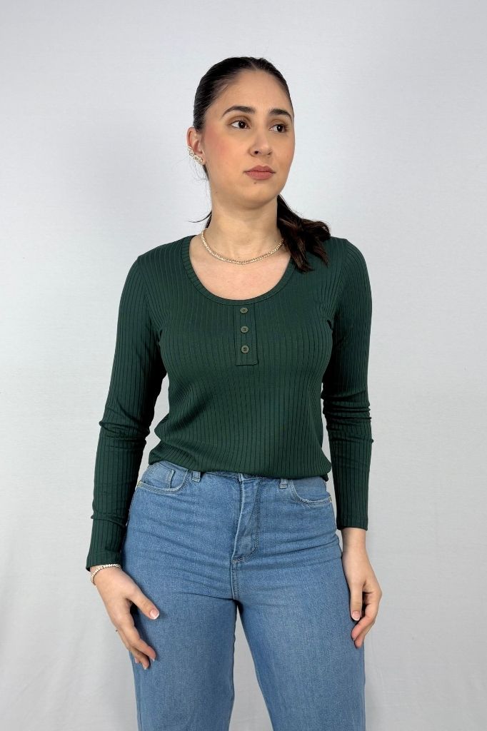 Blusa Manga Comprida com Detalhes de Botões em Viscose Canelado