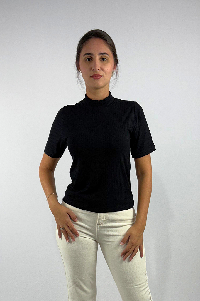 Blusa Feminina Manga Curta e Gola Alta em Viscose Canelado