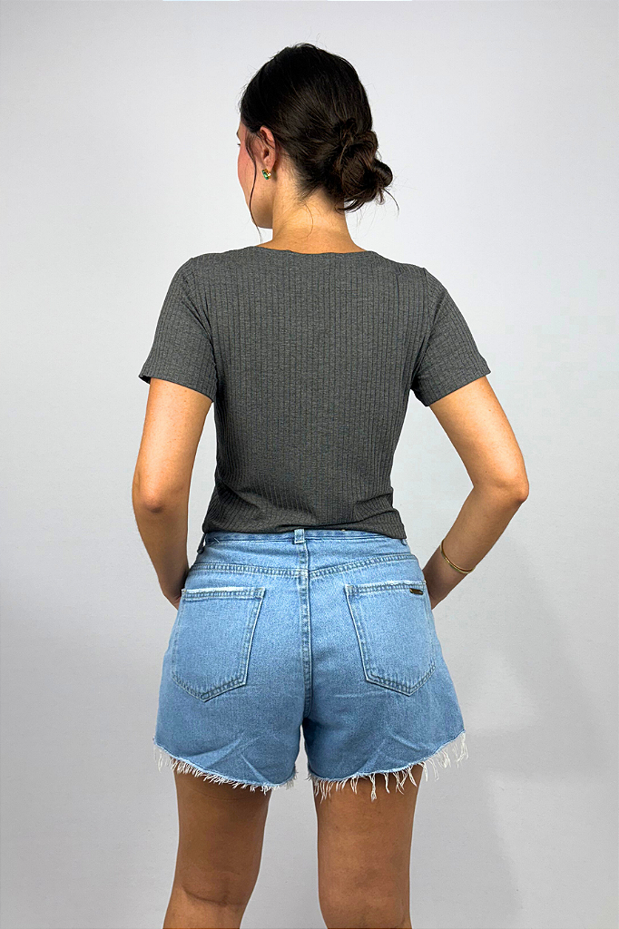 Blusa Feminina com Detalhe de Amarração Frontal em Viscose Canelado