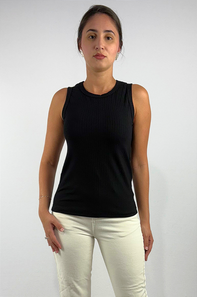 Regata Feminina Gola Redonda em Viscose Canelado