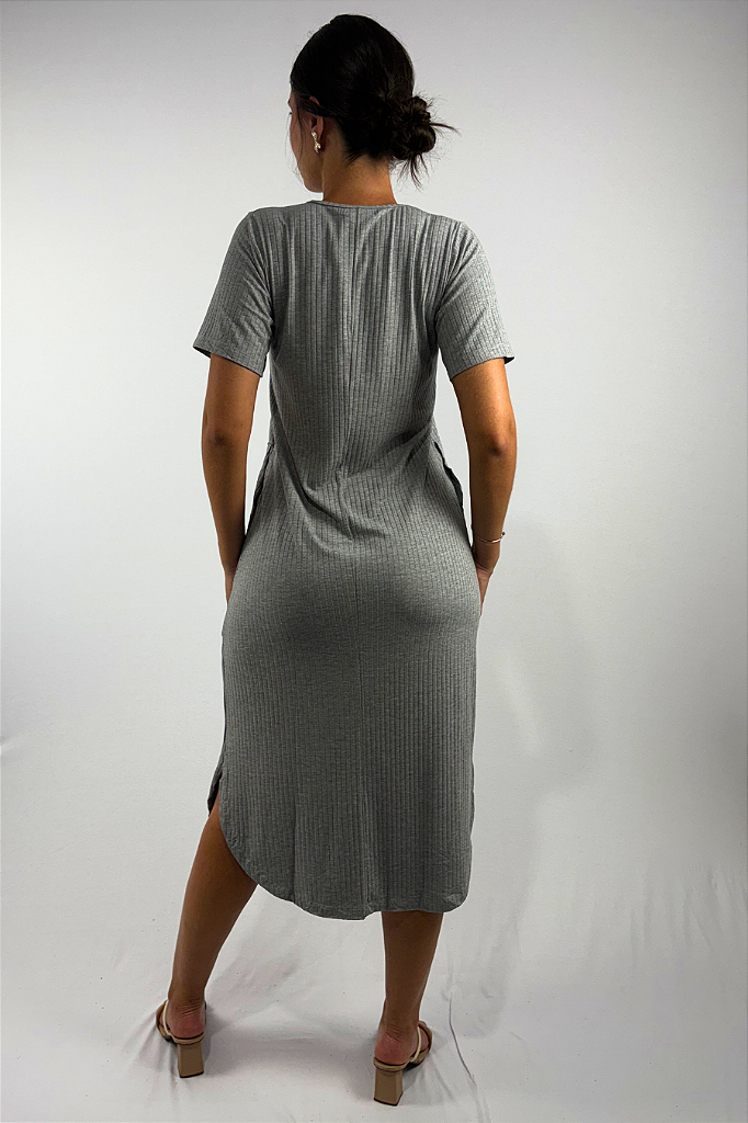 Vestido Midi com Bolsos e Fenda Lateral em Viscose Canelado