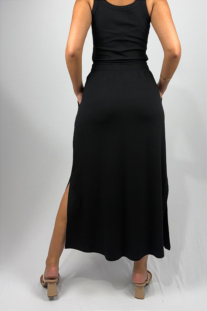 Saia Midi com Bolso e Fenda Lateral em Viscose Canelado