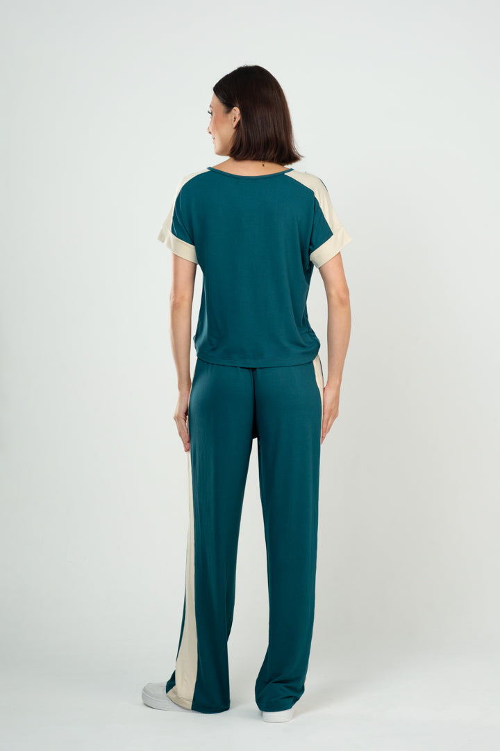 Conjunto Calça e Blusa com Bolsos e Detalhe Bicolor em Visco Moletinho