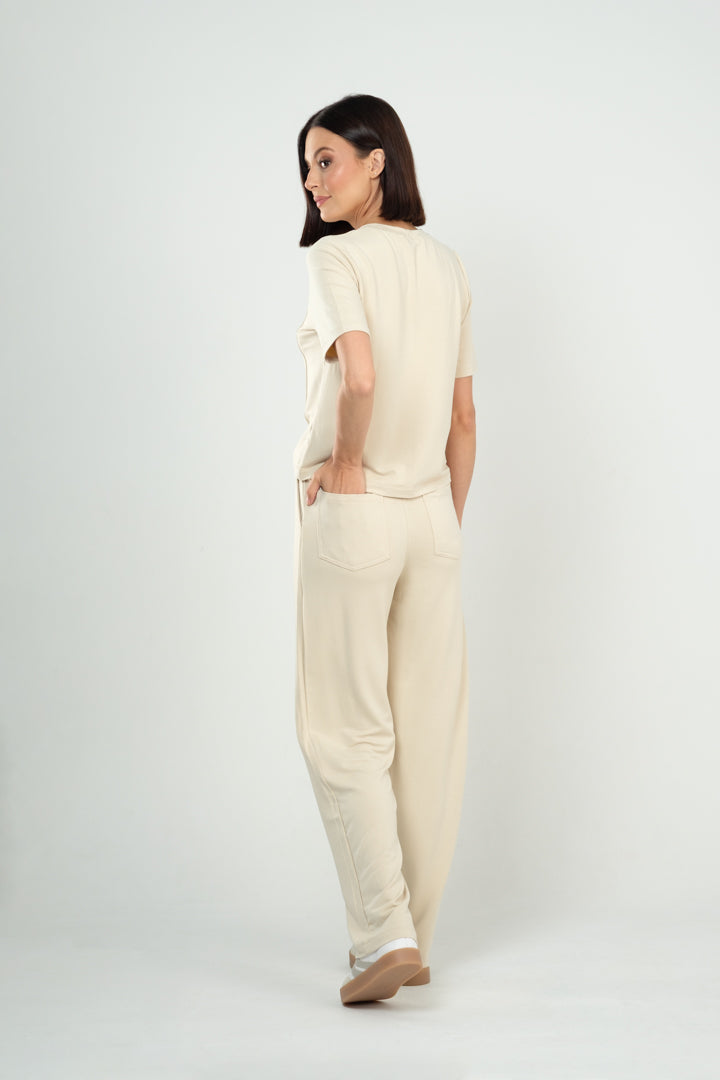 Conjunto Calça e Blusa com Detalhe de Friso Frontal com Bolsos em Visco Moletinho