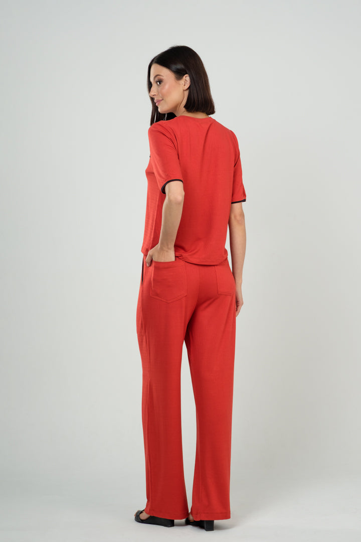 Conjunto Calça e Blusa com Bolsos e Detalhe de Friso em Viscolycra Maquinetado