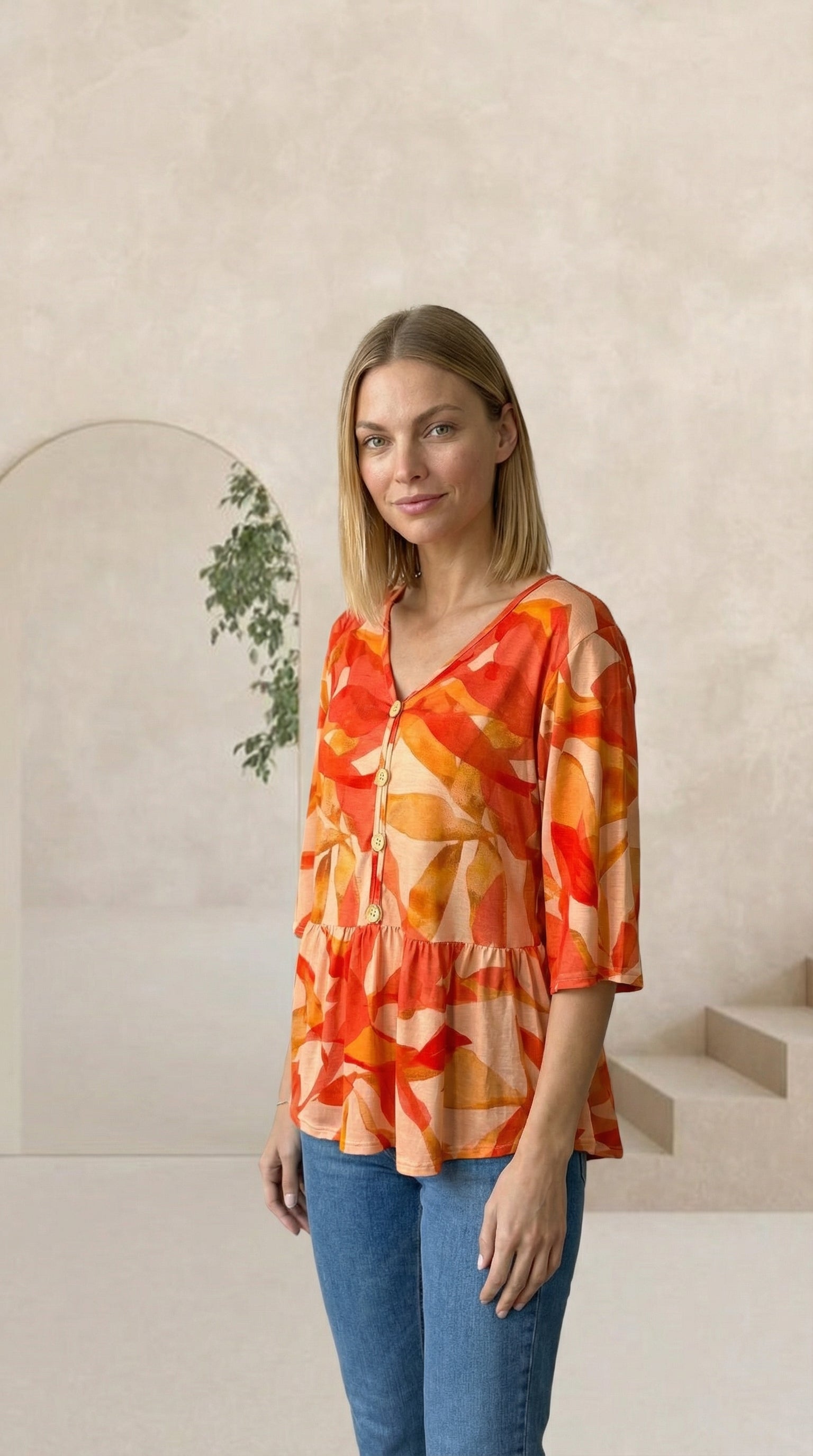 Blusa Bata Estampada com Detalhe em Botões em Viscolycra e Estampa Digital