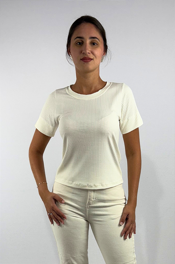Blusa Feminina com Detalhe na Manga em Viscose Canelado