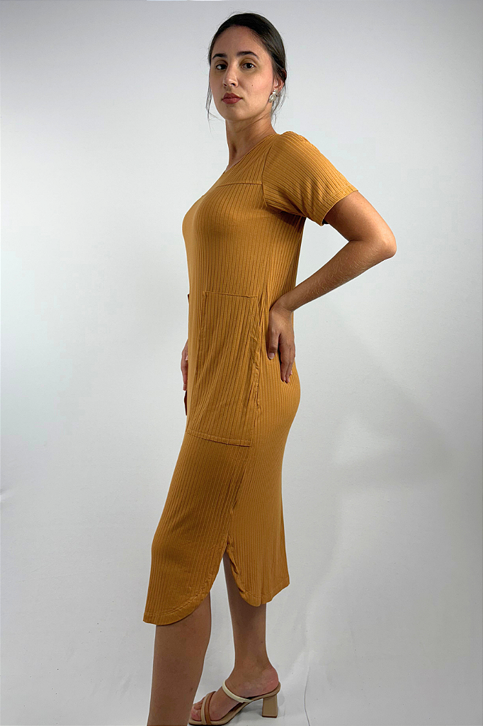 Vestido Midi com Bolsos e Fenda Lateral em Viscose Canelado