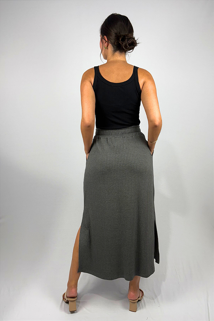 Saia Midi com Bolso e Fenda Lateral em Viscose Canelado
