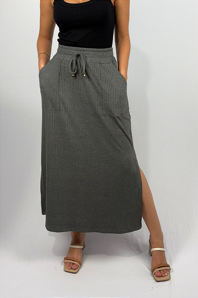 Saia Midi com Bolso e Fenda Lateral em Viscose Canelado